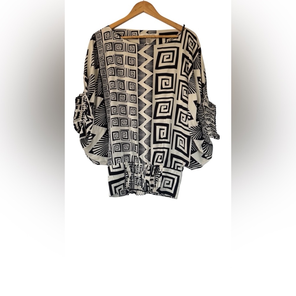 Diane von Furstenberg monochrome geometric motif printed silk blouse